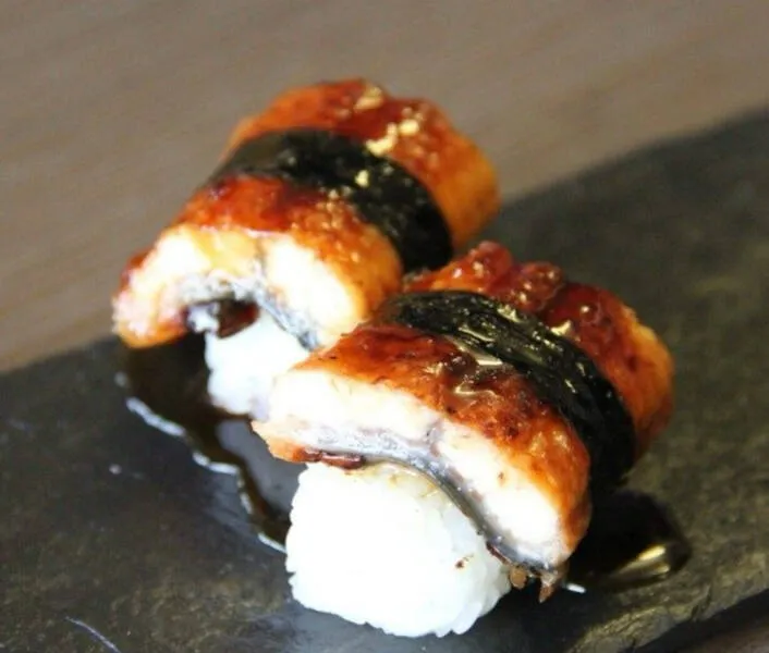 Nigiri węgorz