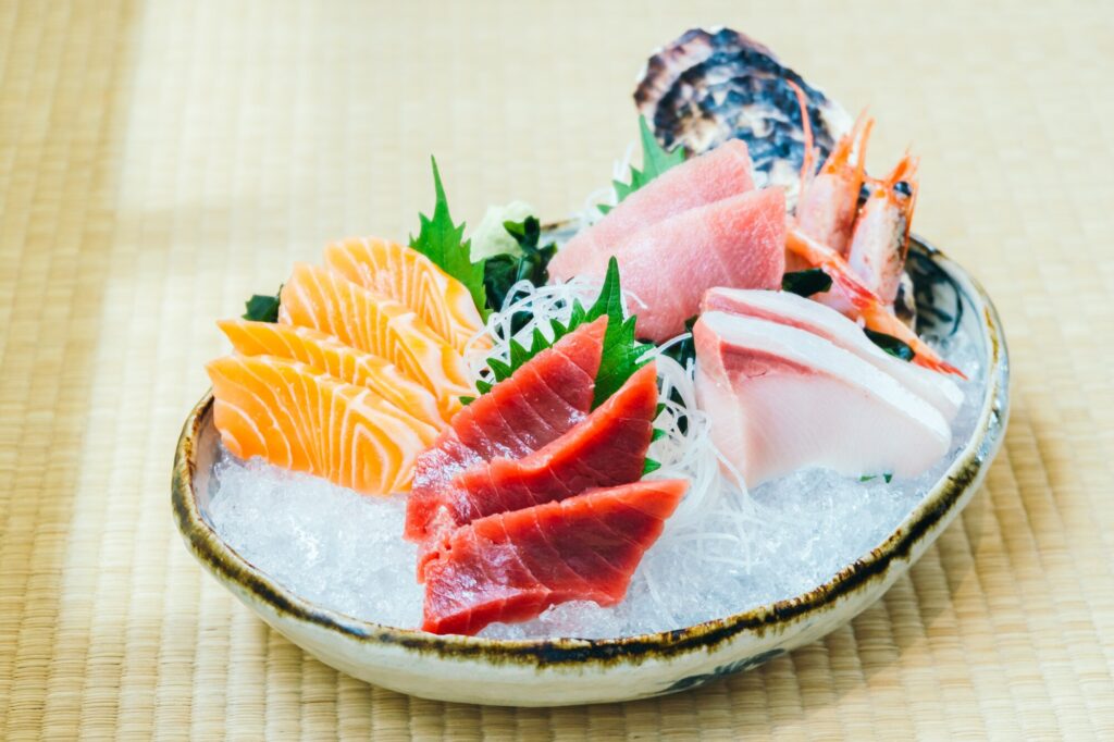 sashimi a sushi